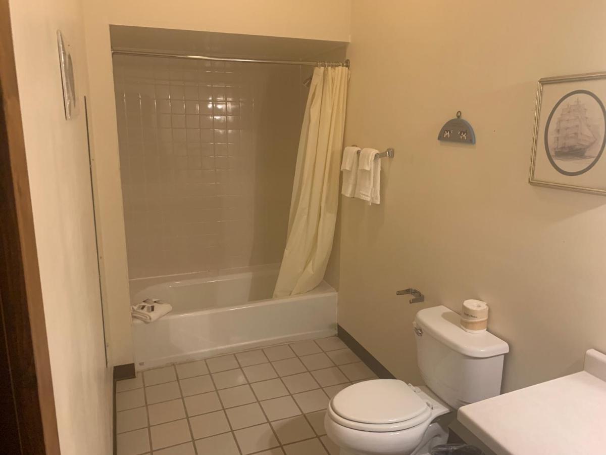 Karsten Hotel Kewaunee Екстериор снимка